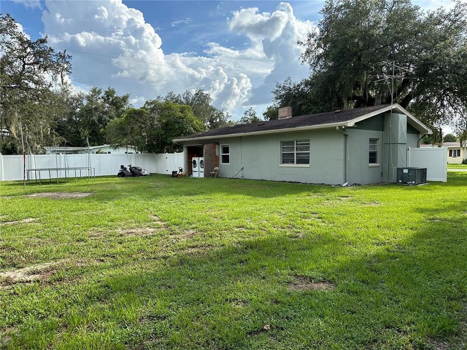 Active With Contract: $275,000 (3 beds, 2 baths, 1278 Square Feet)