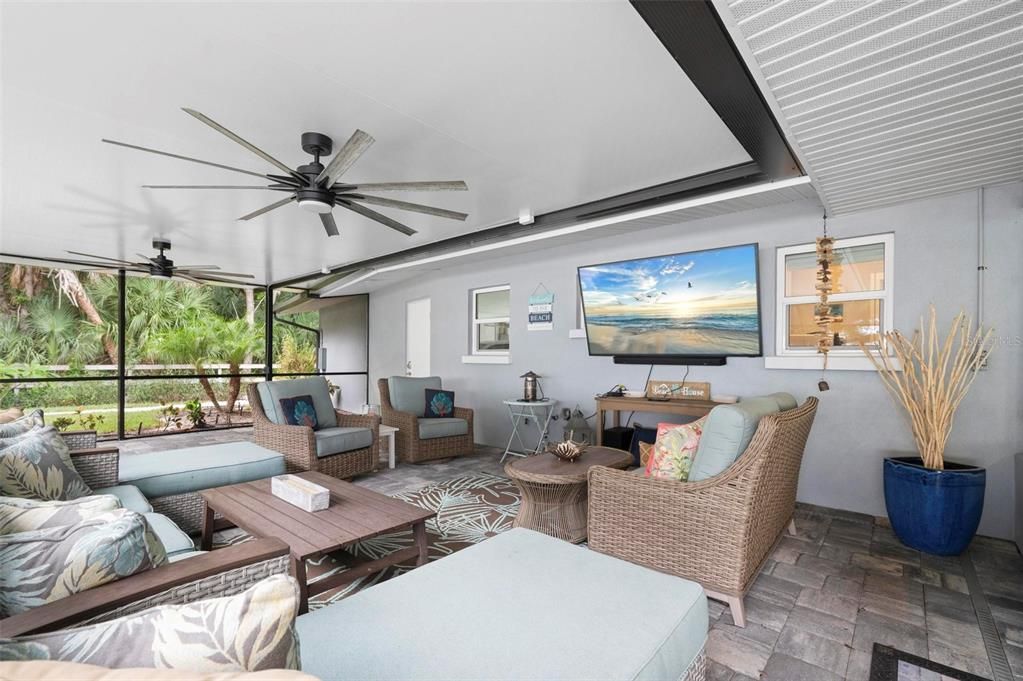 Large covered lanai