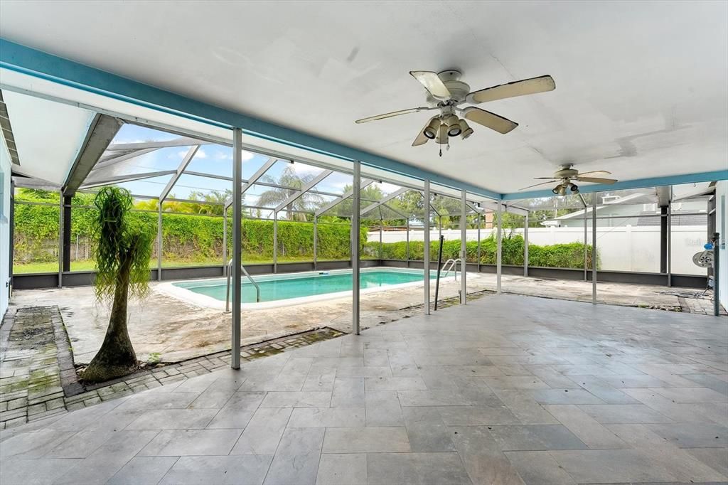 Active With Contract: $499,000 (4 beds, 2 baths, 2044 Square Feet)