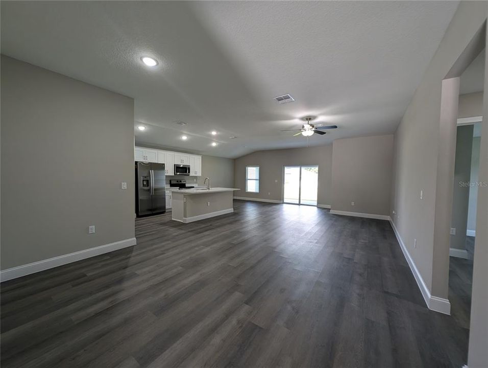 For Rent: $2,420 (3 beds, 2 baths, 1656 Square Feet)