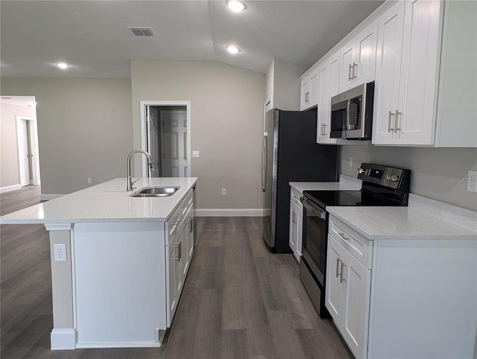 For Rent: $2,420 (3 beds, 2 baths, 1656 Square Feet)