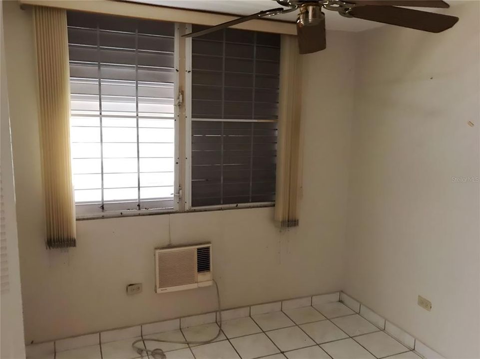 Activo con contrato: $177,000 (5 camas, 2 baños, 1275 Pies cuadrados)