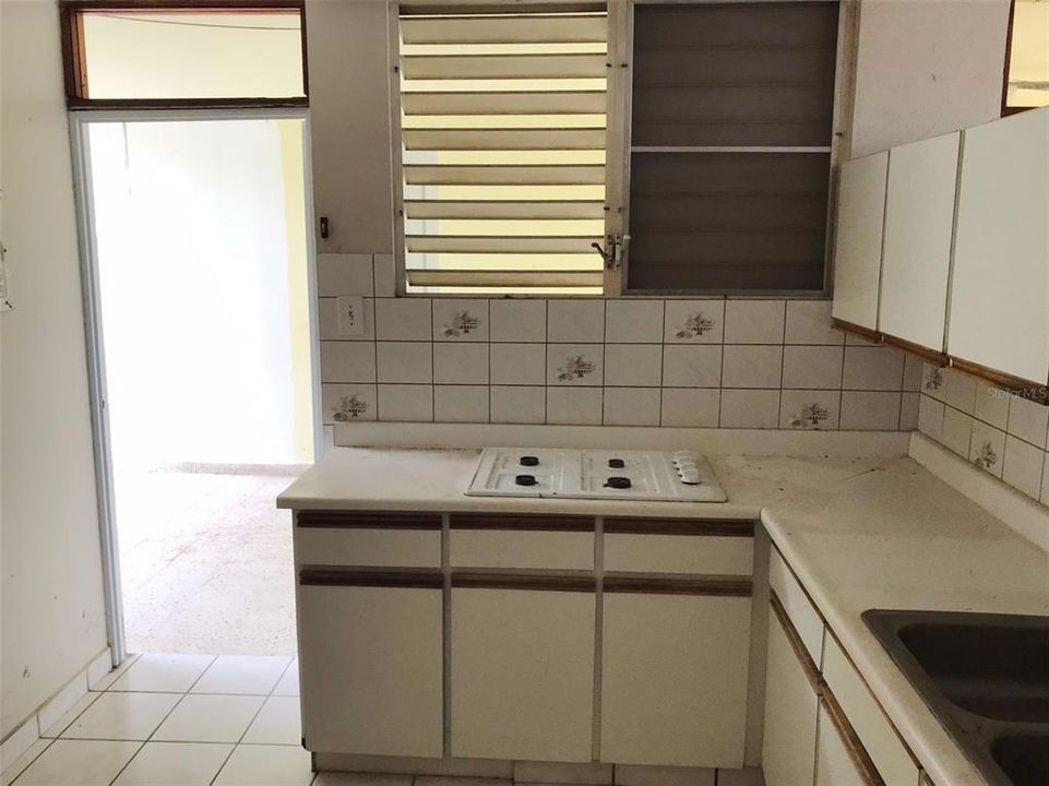 Activo con contrato: $177,000 (5 camas, 2 baños, 1275 Pies cuadrados)