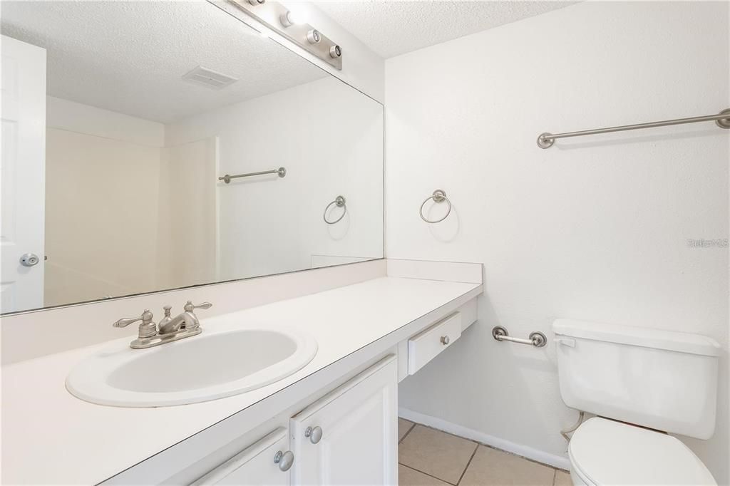 For Sale: $108,000 (2 beds, 2 baths, 992 Square Feet)