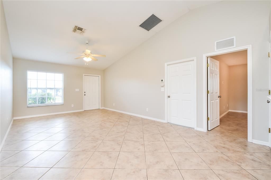 For Rent: $2,190 (3 beds, 2 baths, 1258 Square Feet)