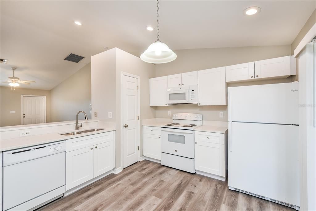 For Rent: $2,190 (3 beds, 2 baths, 1258 Square Feet)