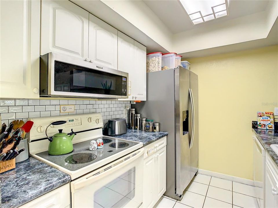 For Rent: $1,800 (2 beds, 2 baths, 1139 Square Feet)