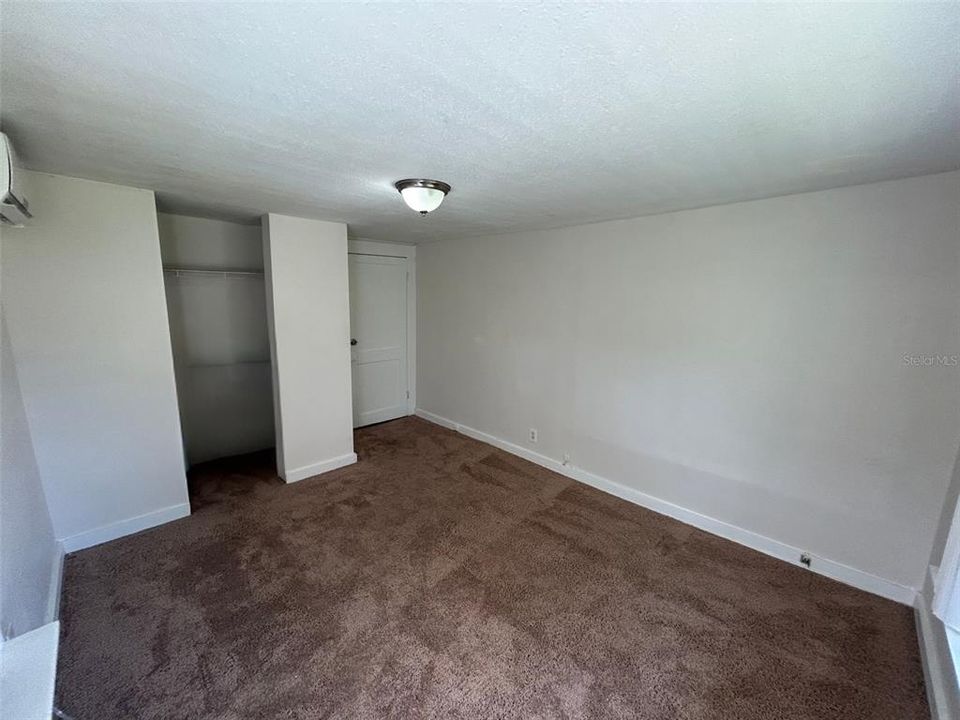 Active With Contract: $1,400 (2 beds, 1 baths, 672 Square Feet)