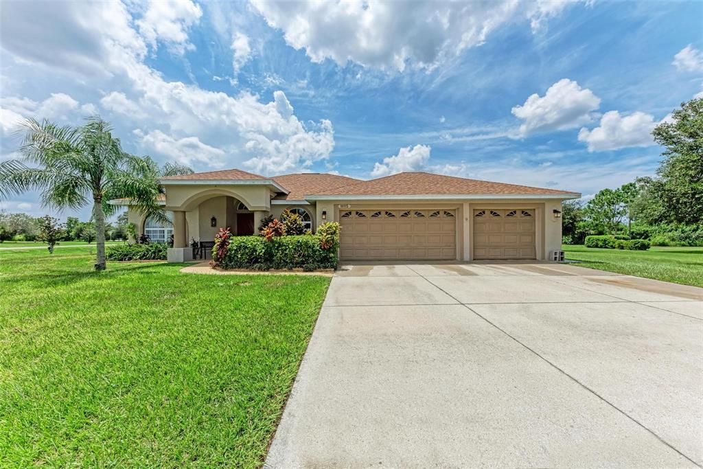 For Sale: $685,000 (3 beds, 2 baths, 1986 Square Feet)