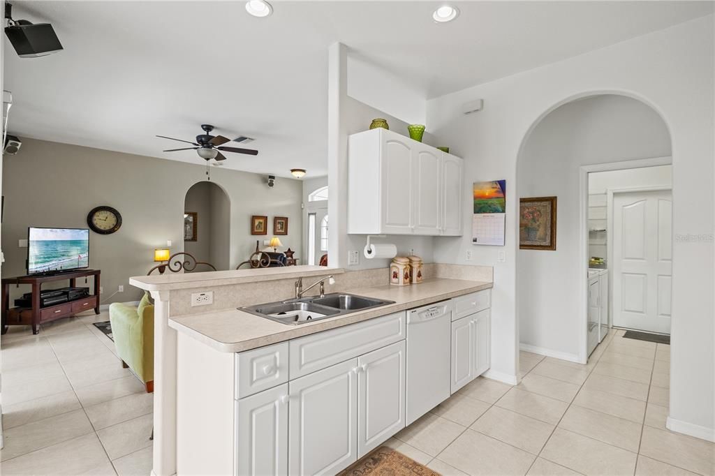 Active With Contract: $385,000 (3 beds, 2 baths, 1527 Square Feet)