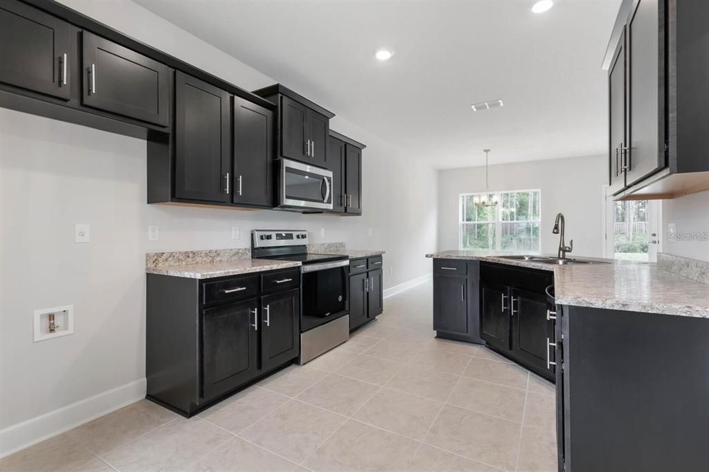 Active With Contract: $417,400 (5 beds, 3 baths, 2793 Square Feet)