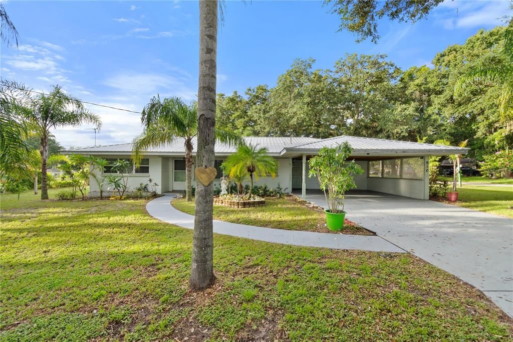 For Sale: $460,000 (3 beds, 2 baths, 1980 Square Feet)