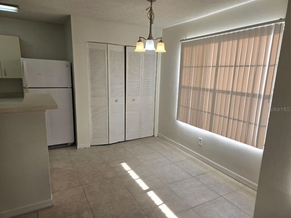 Active With Contract: $1,600 (2 beds, 2 baths, 893 Square Feet)