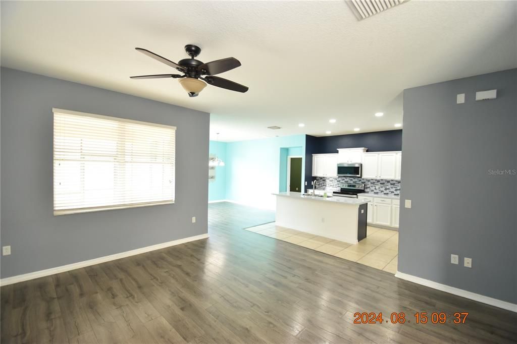 For Rent: $2,250 (4 beds, 2 baths, 1821 Square Feet)