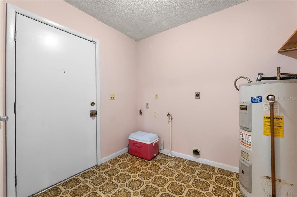 laundry room off of the kitchen