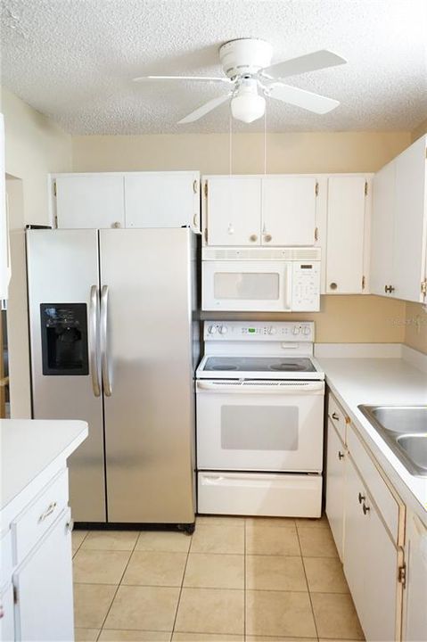 For Sale: $155,000 (2 beds, 2 baths, 984 Square Feet)