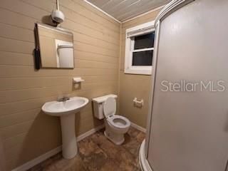 For Sale: $129,900 (2 beds, 1 baths, 872 Square Feet)