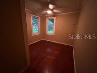 For Sale: $129,900 (2 beds, 1 baths, 872 Square Feet)