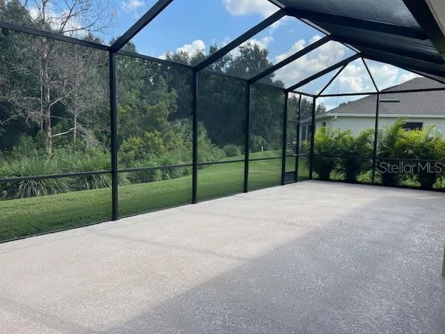 Large screened area