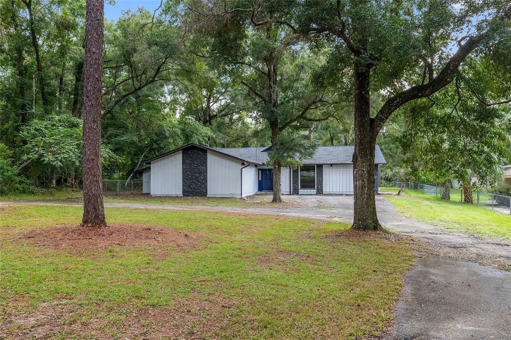 For Sale: $499,000 (3 beds, 2 baths, 2369 Square Feet)