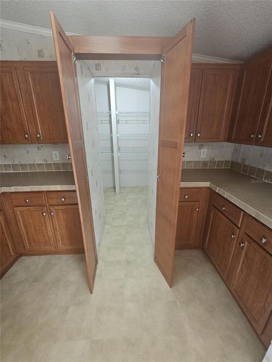 En Venta: $180,999 (4 camas, 2 baños, 2280 Pies cuadrados)