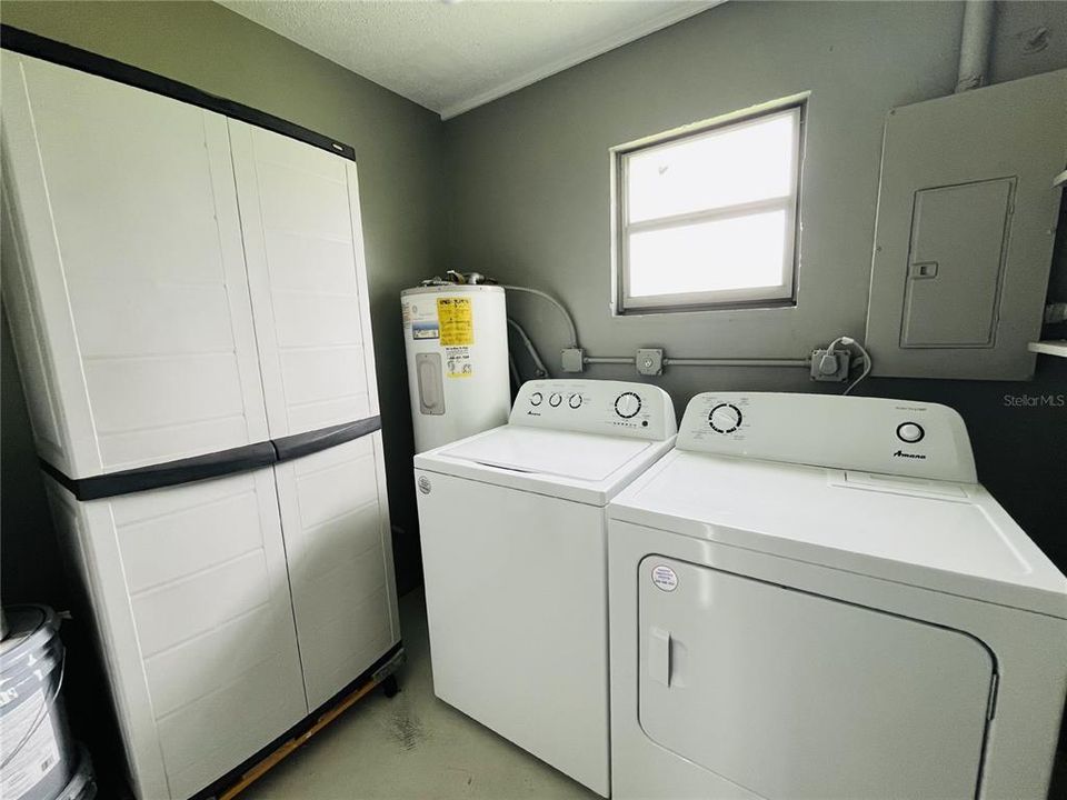 For Rent: $2,000 (3 beds, 1 baths, 1064 Square Feet)