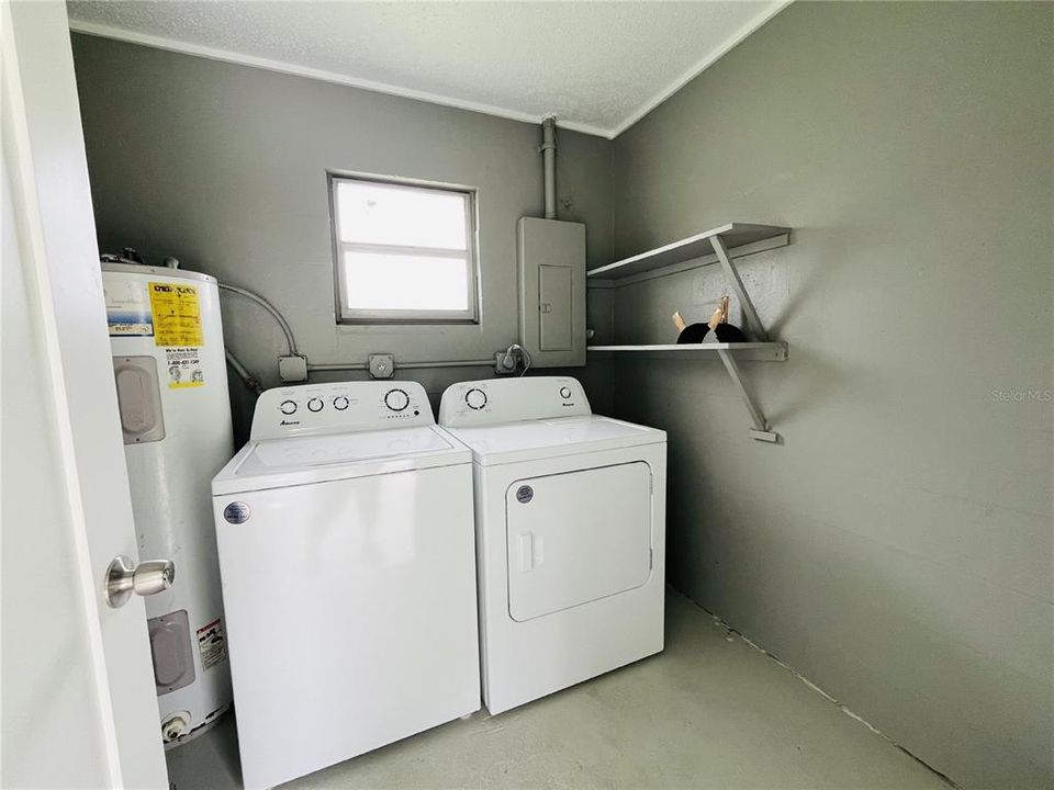 For Rent: $2,000 (3 beds, 1 baths, 1064 Square Feet)