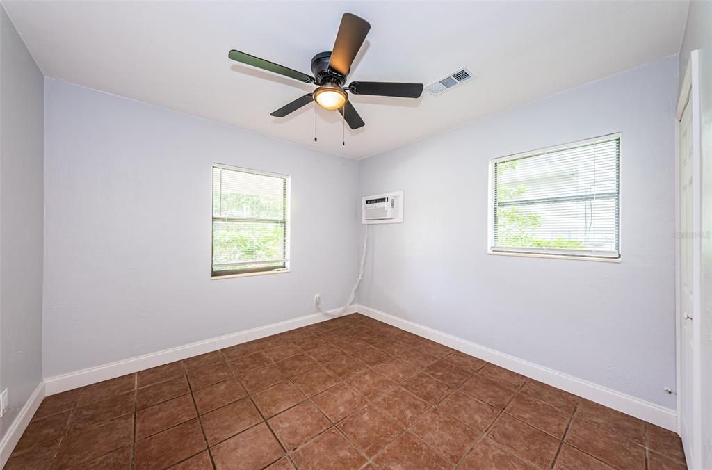 Active With Contract: $2,450 (3 beds, 2 baths, 1165 Square Feet)