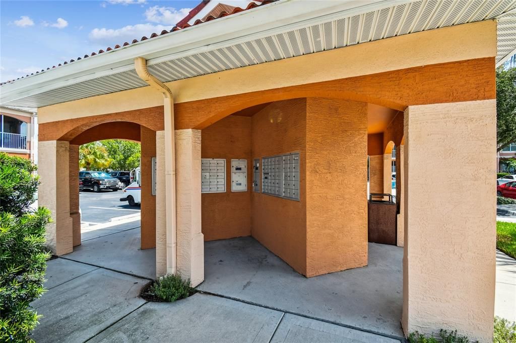 Active With Contract: $1,995 (1 beds, 1 baths, 654 Square Feet)