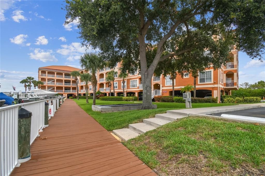 Active With Contract: $1,995 (1 beds, 1 baths, 654 Square Feet)