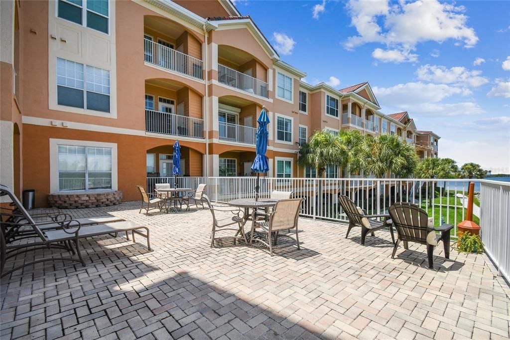 Active With Contract: $1,995 (1 beds, 1 baths, 654 Square Feet)