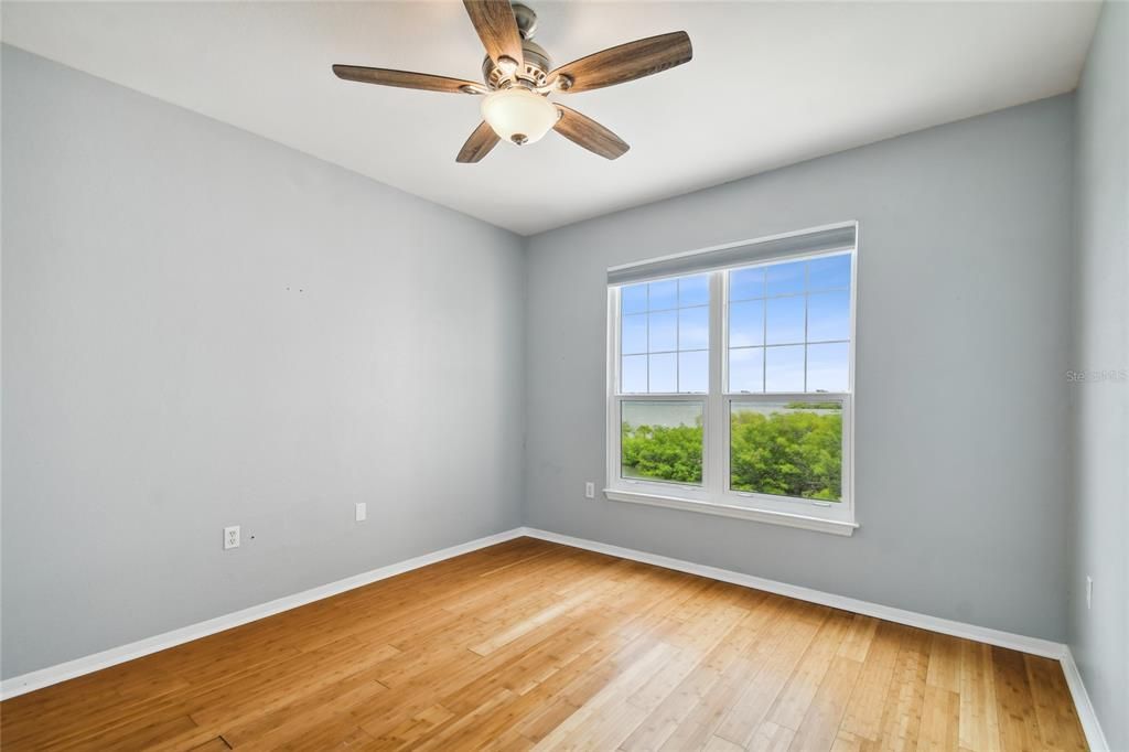 Active With Contract: $1,995 (1 beds, 1 baths, 654 Square Feet)