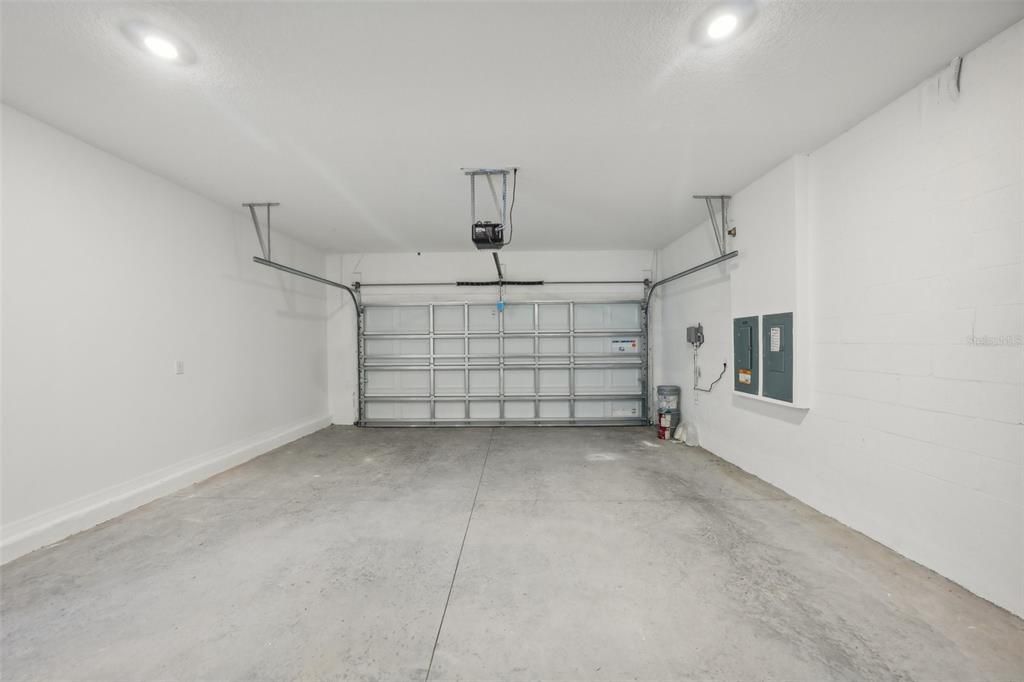 3-car Tandem garage