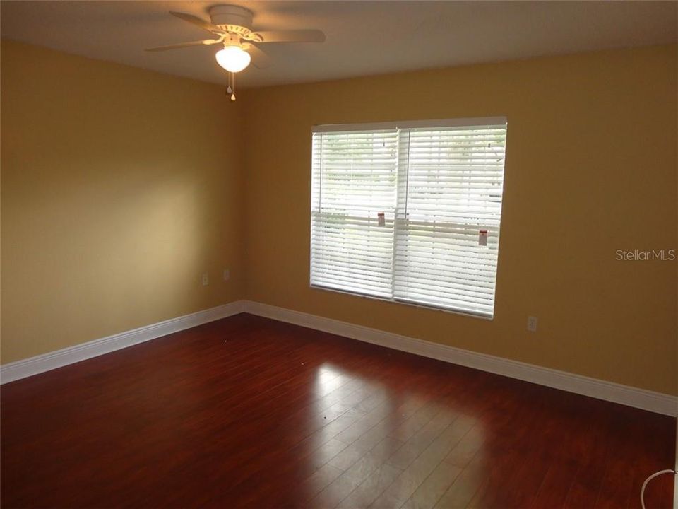 For Rent: $2,400 (3 beds, 2 baths, 1552 Square Feet)