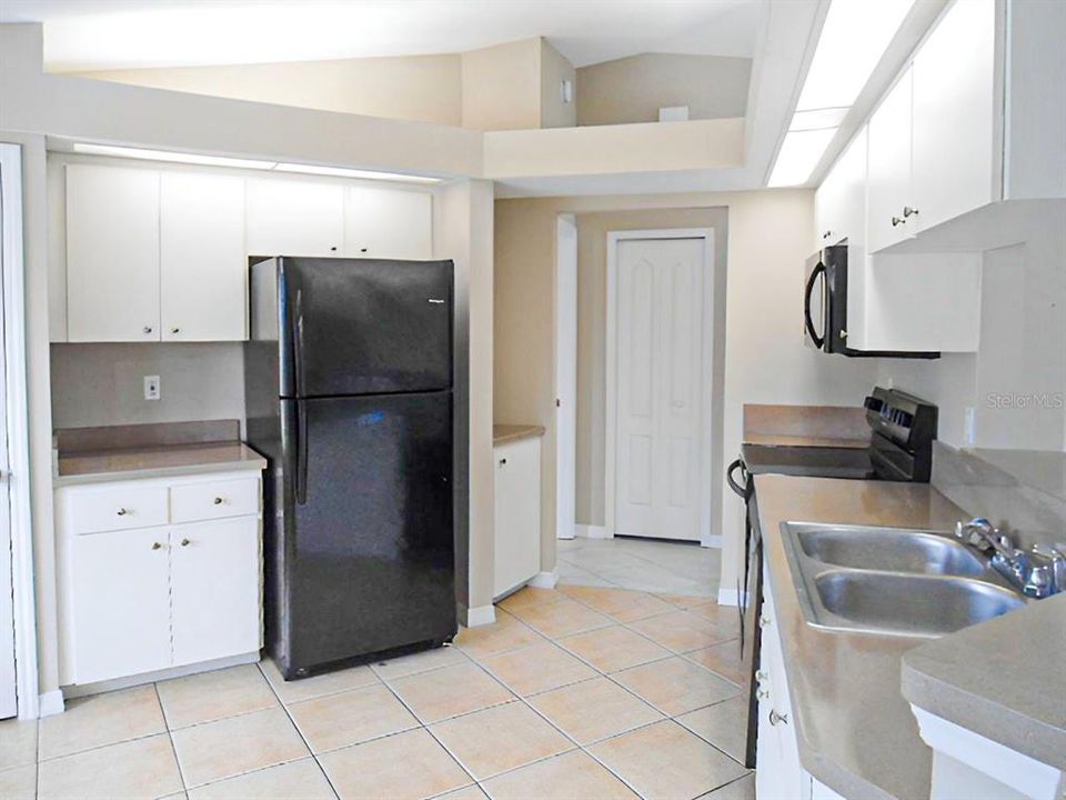 For Sale: $284,900 (3 beds, 2 baths, 1420 Square Feet)