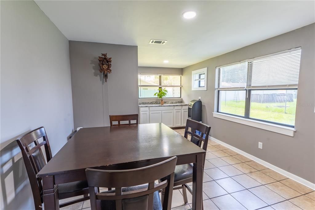 For Sale: $235,000 (3 beds, 1 baths, 1277 Square Feet)