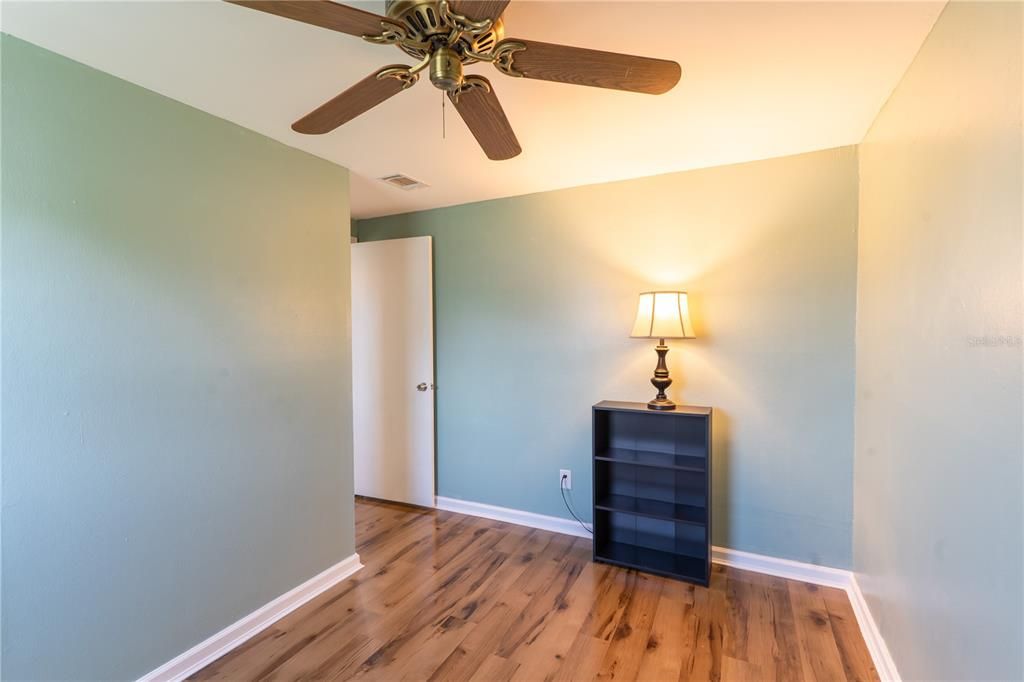 For Sale: $235,000 (3 beds, 1 baths, 1277 Square Feet)