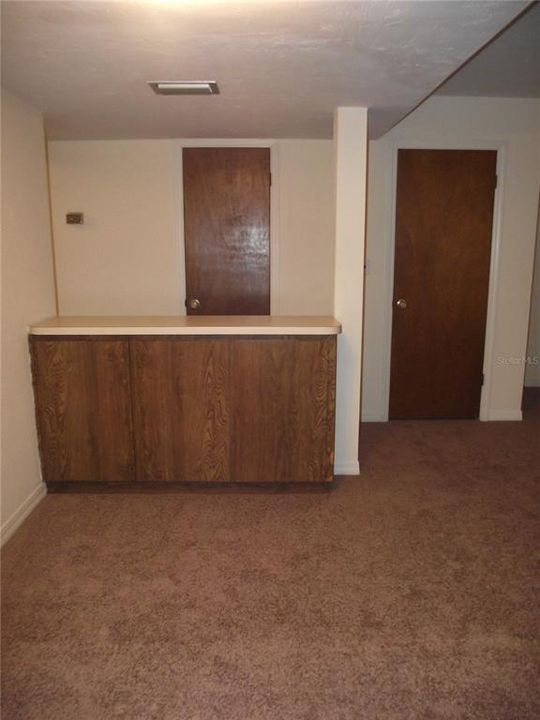 For Rent: $1,000 (2 beds, 1 baths, 1120 Square Feet)