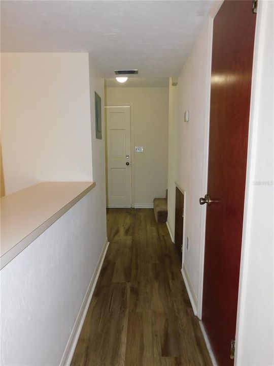 For Rent: $1,000 (2 beds, 1 baths, 1120 Square Feet)