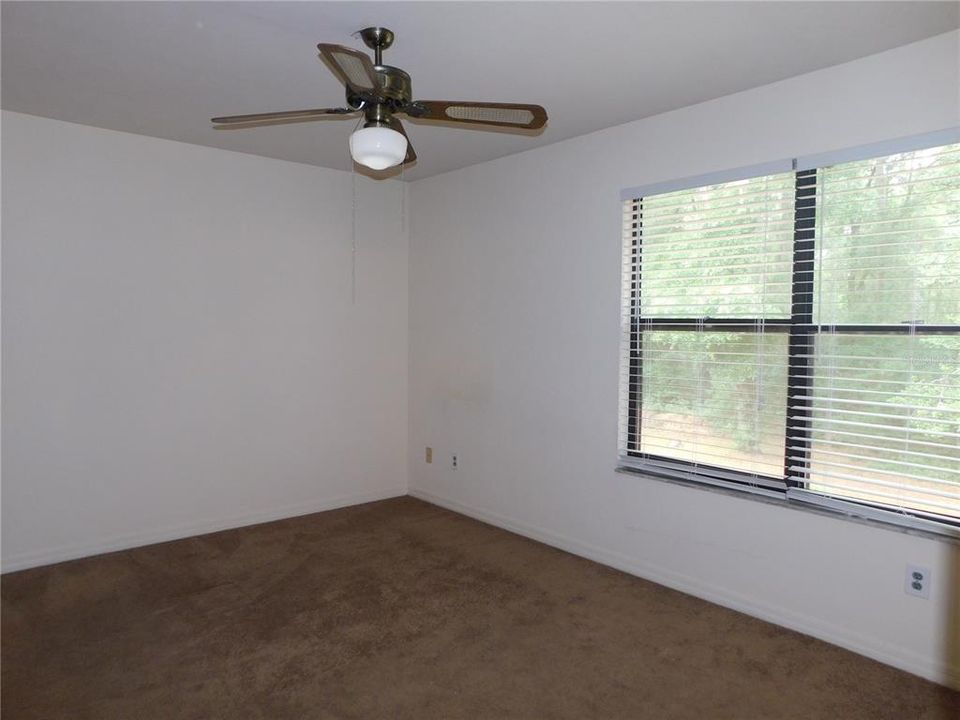 For Rent: $1,000 (2 beds, 1 baths, 1120 Square Feet)