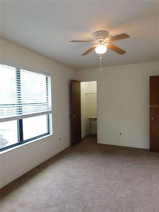 For Rent: $1,000 (2 beds, 1 baths, 1120 Square Feet)