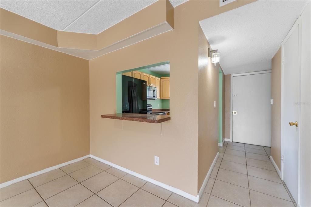 Active With Contract: $175,000 (2 beds, 1 baths, 1088 Square Feet)