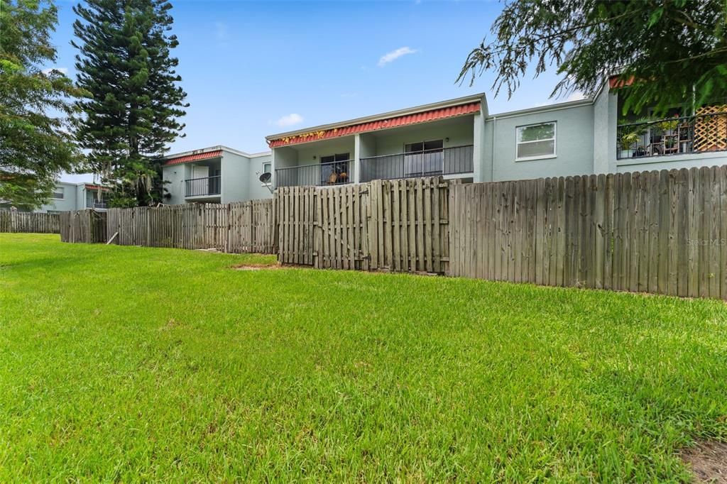 Active With Contract: $175,000 (2 beds, 1 baths, 1088 Square Feet)