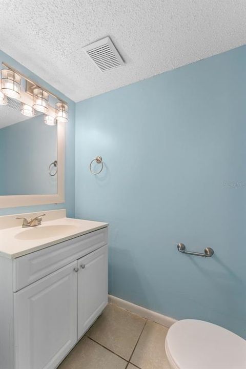 Active With Contract: $175,000 (2 beds, 1 baths, 1088 Square Feet)