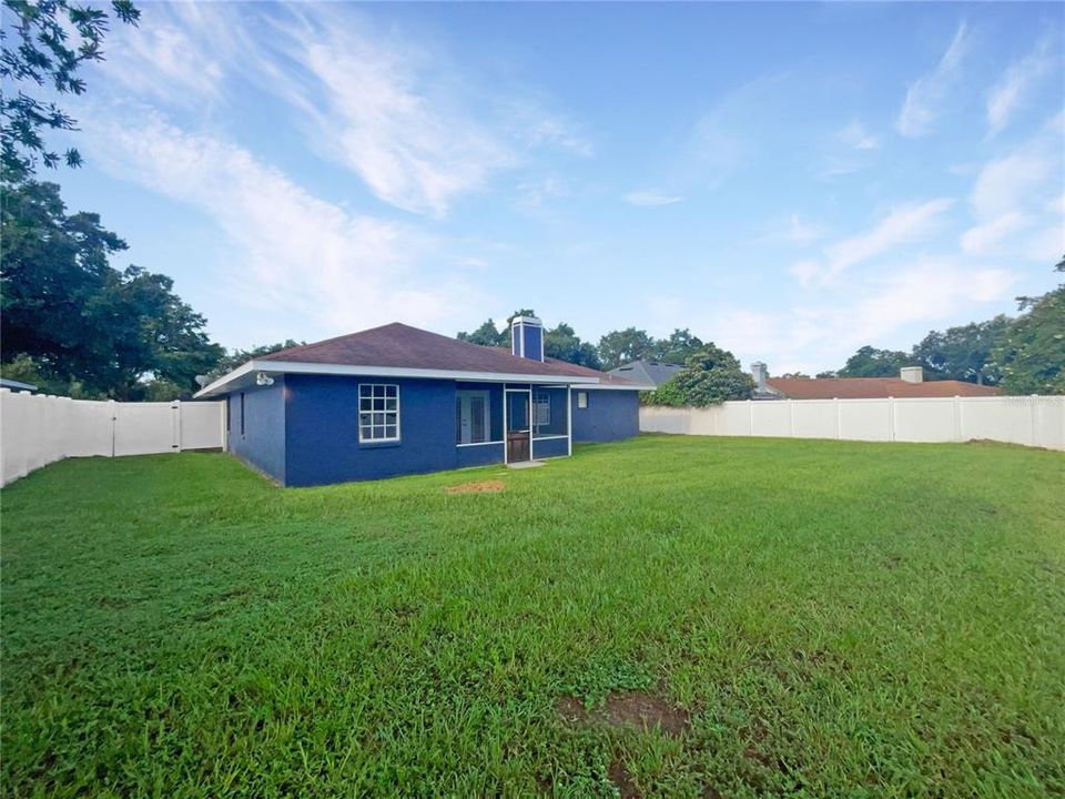 Active With Contract: $352,000 (3 beds, 2 baths, 1705 Square Feet)