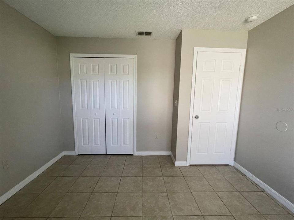 Active With Contract: $1,925 (3 beds, 2 baths, 1014 Square Feet)