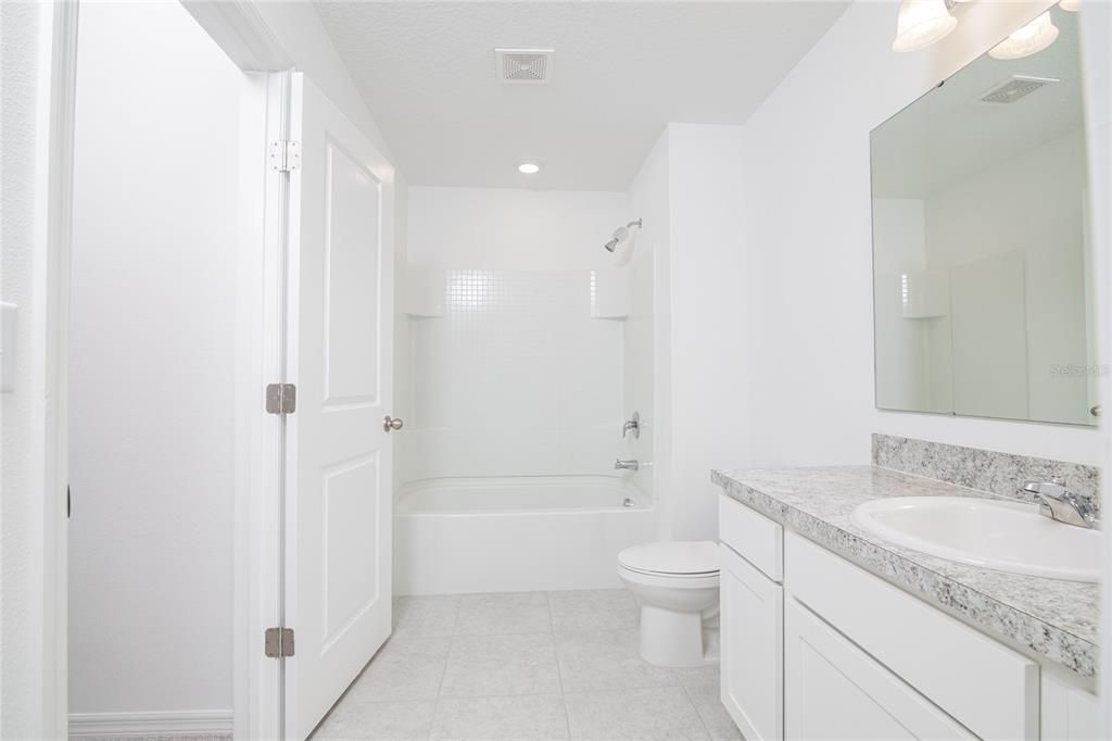 Active With Contract: $1,900 (3 beds, 2 baths, 1480 Square Feet)