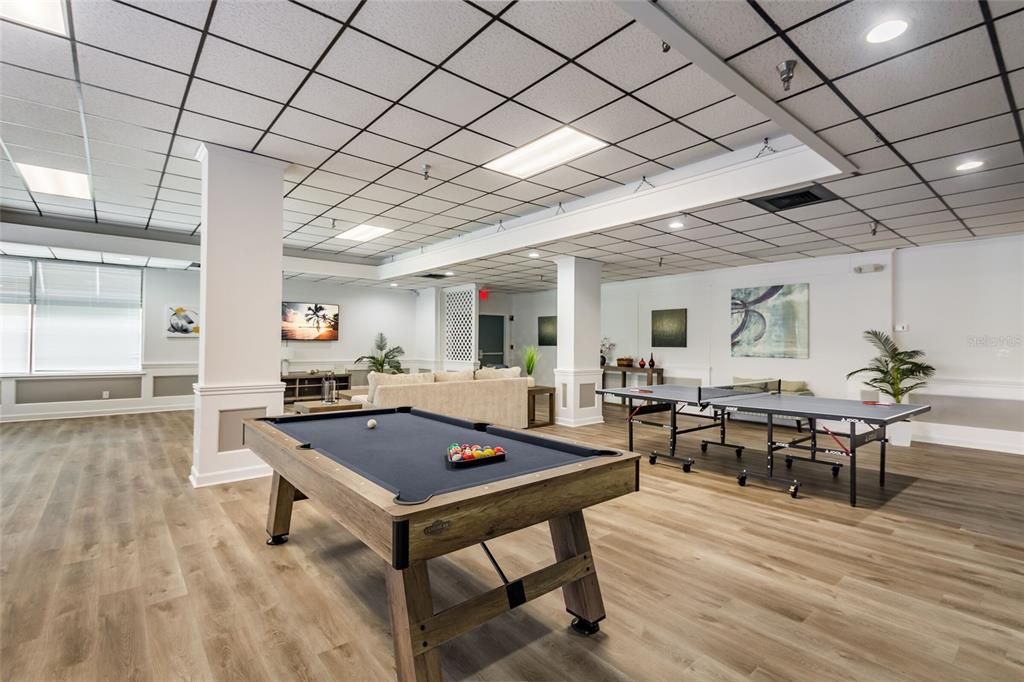 Entertainment room with billiard's and ping pong