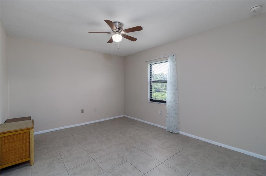 For Rent: $1,200 (2 beds, 2 baths, 899 Square Feet)