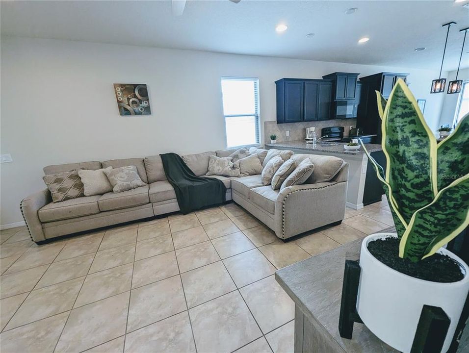 For Sale: $305,000 (3 beds, 2 baths, 1540 Square Feet)